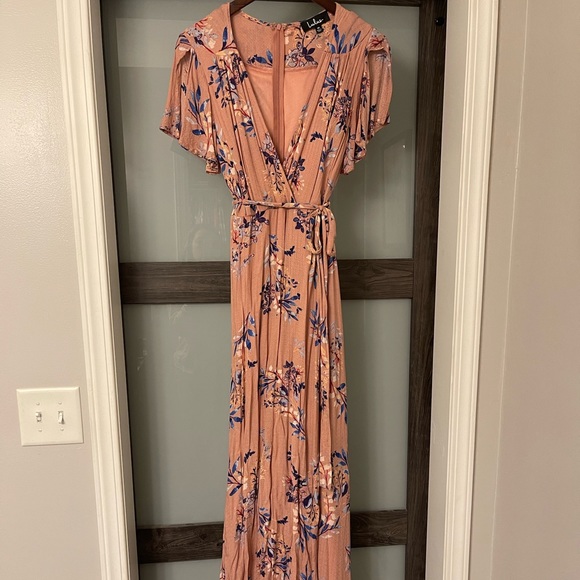Lulus Dresses & Skirts - Lulus pink floral dress
